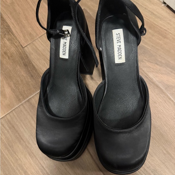 NOT FOR SALE Steve Madden Black Chunky Platform Shoes - Picture 3 of 3